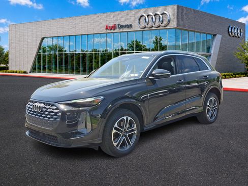 Certified 2025 Audi Q5 Premium w/ Convenience Package AWD/4WD image 3