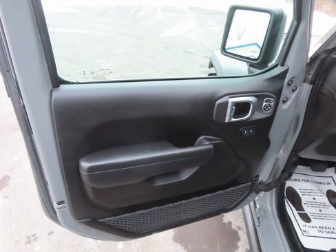 Certified 2022 Jeep Wrangler Unlimited Sport image 25