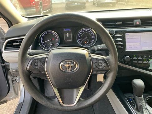 Used 2018 Toyota Camry LE FWD image 20