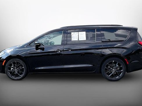 Used 2025 Chrysler Pacifica Limited FWD image 5