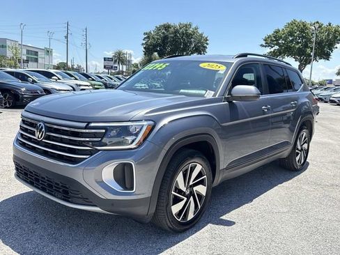 Used 2025 Volkswagen Atlas SE FWD image 7