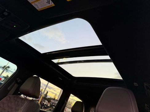 Certified 2025 Nissan Armada Platinum Reserve image 16