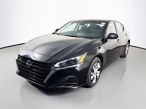 Used 2023 Nissan Altima 2.5 S image 4