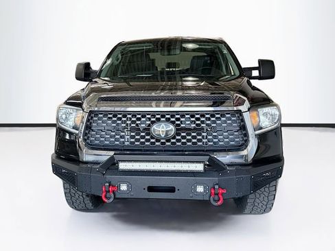 Used 2020 Toyota Tundra SR5 w/ SR5 Upgrade Package AWD/4WD image 4