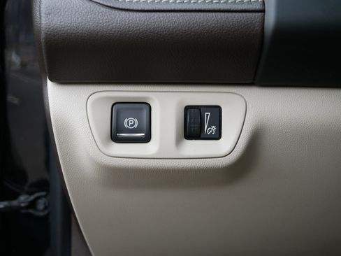 Used 2017 GMC Acadia Denali w/ Technology Package image 8