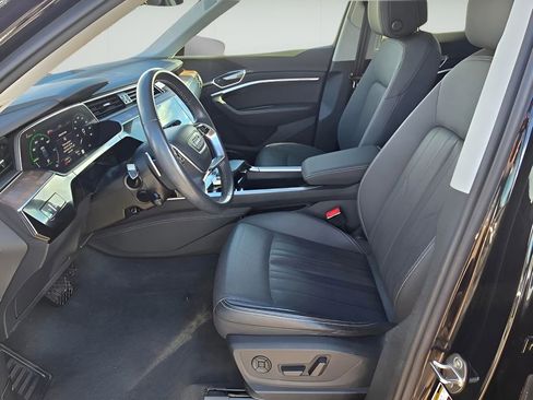 Used 2020 Audi e-tron Premium Plus image 12