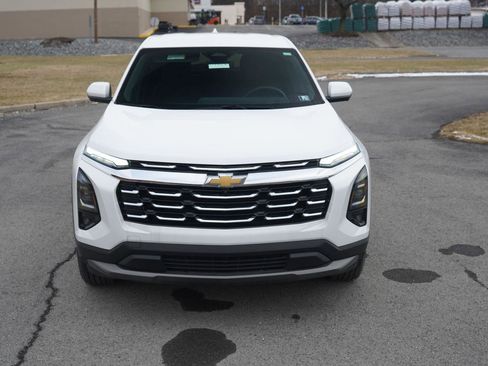 New 2025 Chevrolet Equinox LT w/ Safety and Technology Package image 9