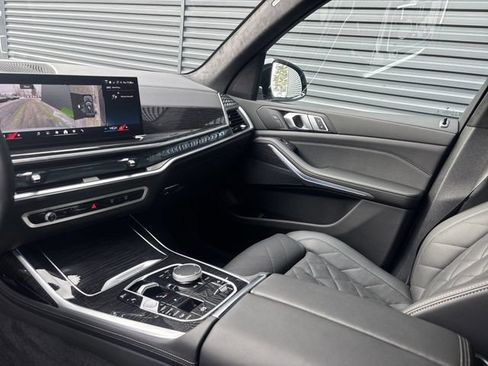 Used 2026 BMW X7 xDrive40i w/ M Sport Package AWD/4WD image 16
