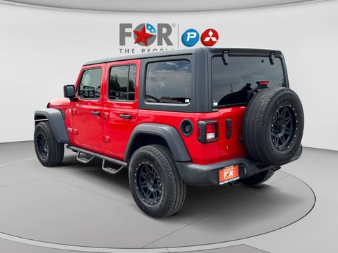 Used 2018 Jeep Wrangler Unlimited Sport S AWD/4WD image 3