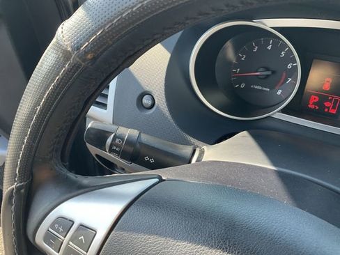 Used 2011 Mitsubishi Outlander ES image 20