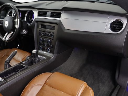 Used 2013 Ford Mustang GT Premium w/ Comfort Pkg image 18