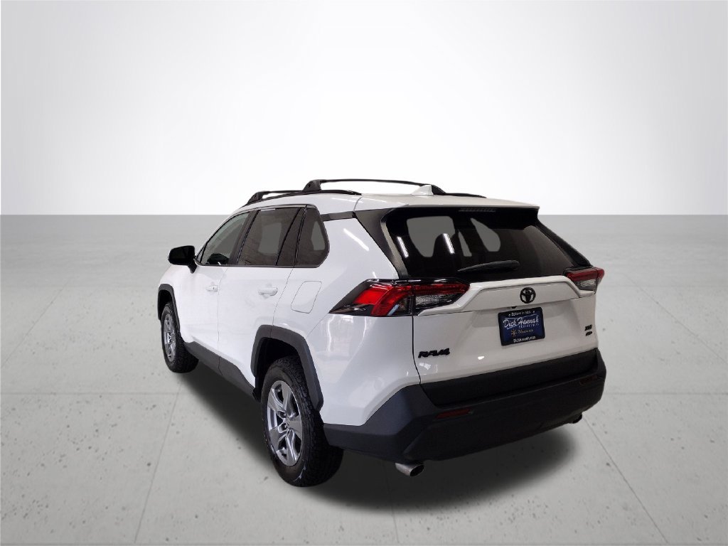 Used 2022 Toyota RAV4 XLE w/ XLE Grade Weather Package AWD/4WD image 12