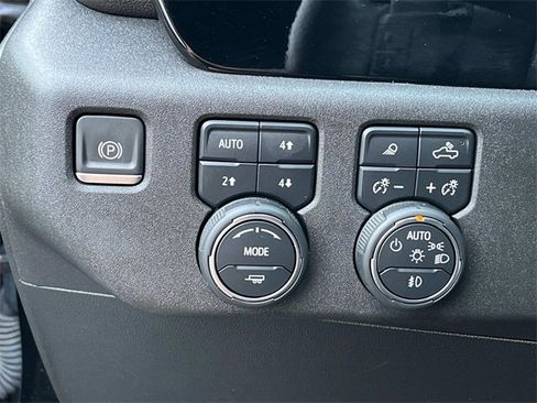 Used 2023 Chevrolet Silverado 1500 High Country image 29