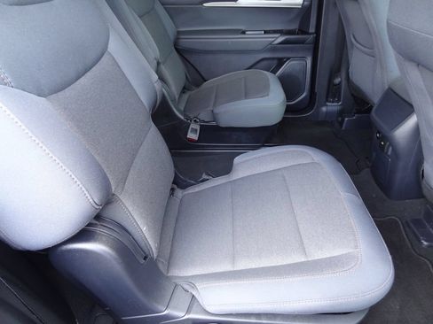 Used 2026 Ford Explorer Active AWD/4WD image 13