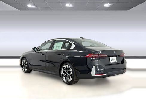 New 2027 BMW 530i RWD image 3
