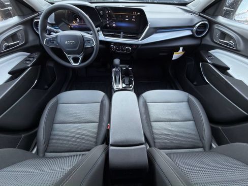 New 2026 Chevrolet Trax LT w/ Driver Confidence Package FWD image 9