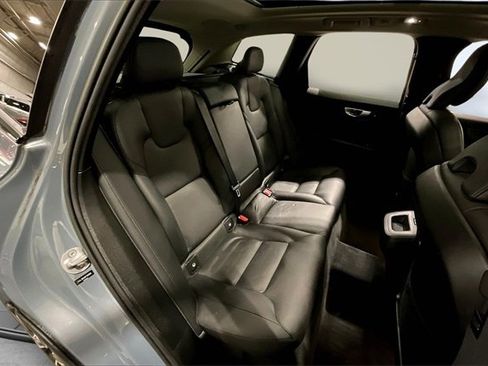 Certified 2023 Volvo XC60 B5 Plus w/ Climate Package image 27