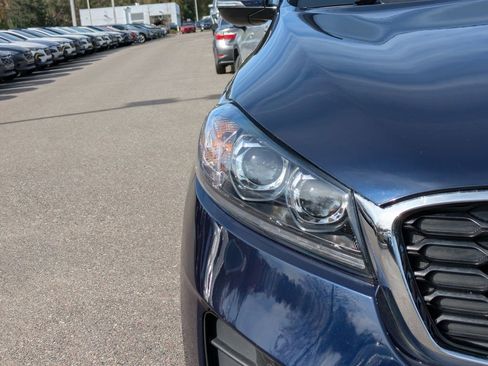 Used 2020 Kia Sorento LX image 9