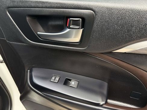 Used 2019 Toyota Highlander Limited Platinum image 35