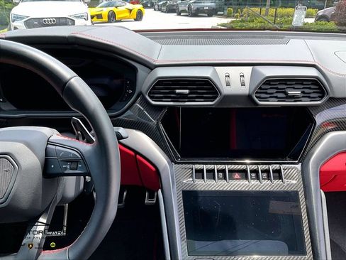 Used 2024 Lamborghini Urus S AWD/4WD image 8