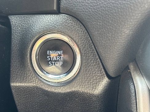 Used 2020 Toyota RAV4 XLE FWD image 18