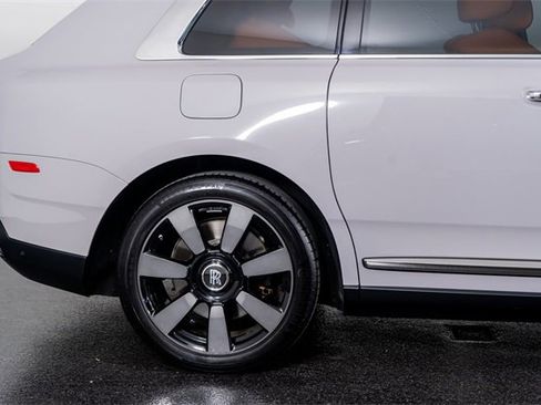 Used 2023 Rolls-Royce Cullinan image 8