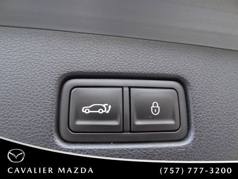 Used 2025 Genesis GV70 2.5T AWD/4WD image 15