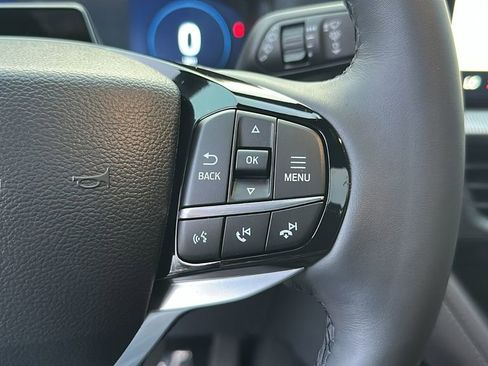 Used 2025 Ford Explorer Platinum image 21