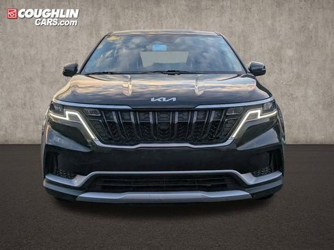 Used 2024 Kia Carnival LX image 2