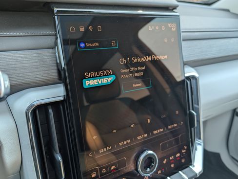 Used 2024 GMC Acadia Denali w/ Super Cruise Package image 31