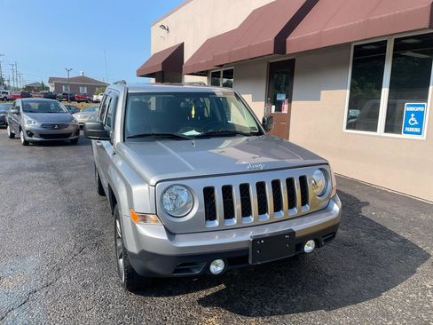 Used 2015 Jeep Patriot High Altitude AWD/4WD image 2