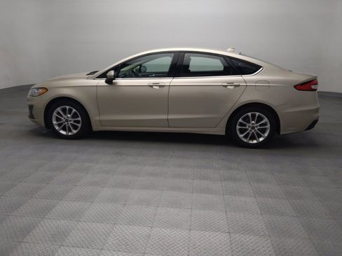 Used 2019 Ford Fusion SE FWD image 3