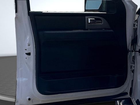 Used 2011 Ford Expedition XLT w/ 202A Rapid Spec Order Code image 23