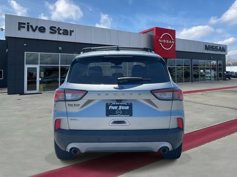 Used 2022 Ford Escape SEL w/ Technology Package FWD image 5