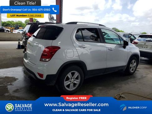 Used 2021 Chevrolet Trax LT w/ LT Convenience Package FWD image 4