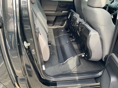 Used 2019 Toyota Tacoma SR5 AWD/4WD image 31