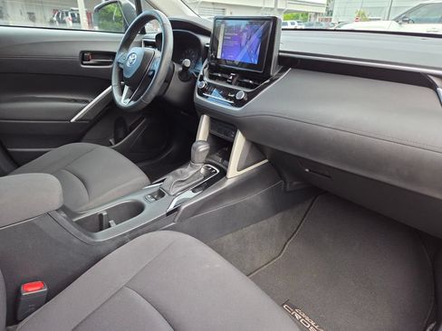 Certified 2024 Toyota Corolla Cross LE FWD image 13