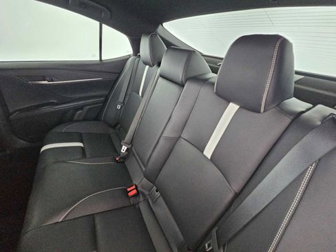 Used 2025 Toyota Camry SE image 17