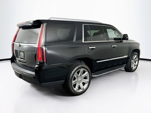 Used 2019 Cadillac Escalade Premium Luxury AWD/4WD image 9