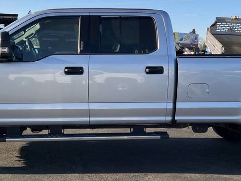 Used 2018 Ford F250 XLT w/ Camper Package image 9