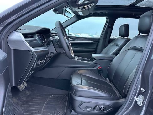 Used 2025 Jeep Grand Cherokee Limited w/ Luxury Tech Group II image 20