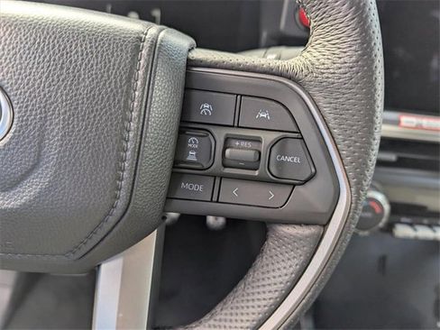 Used 2025 Toyota Tacoma TRD Sport image 9