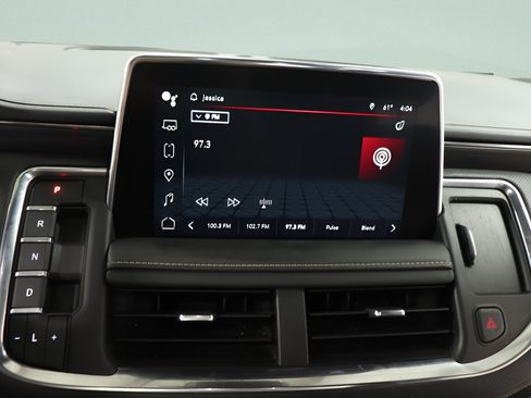 Used 2023 GMC Yukon XL SLT AWD/4WD image 12