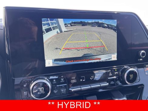 Used 2023 Toyota Highlander Limited AWD/4WD image 4