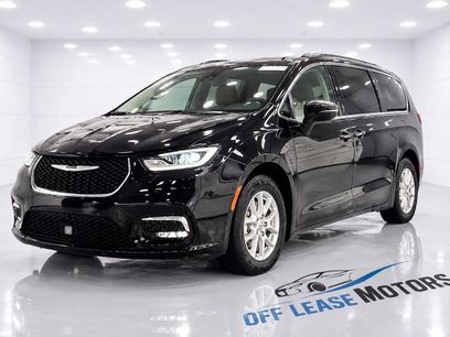Used 2023 Chrysler Pacifica Touring-L