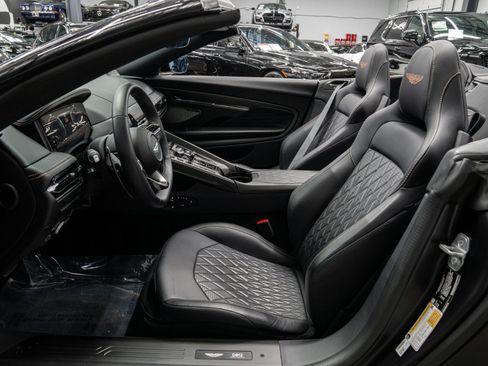 Used 2025 Aston Martin DB12 Convertible RWD image 33