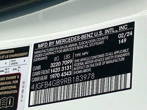 Used 2024 Mercedes-Benz GLE 450e 4MATIC image 32