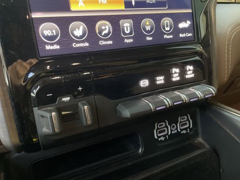 Used 2020 RAM 2500 Limited AWD/4WD image 35
