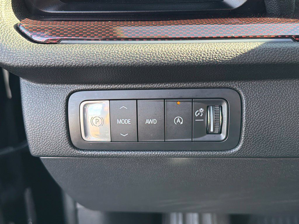 Used 2024 Chevrolet Traverse RS w/ LPO, Floor Liner Package AWD/4WD image 25
