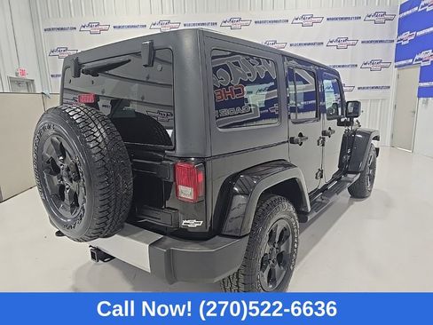 Used 2012 Jeep Wrangler Unlimited Sahara w/ Dual Top Group AWD/4WD image 8